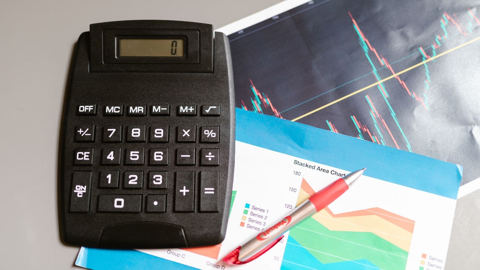 Insights consultants reviewing work together, from the Henley Morgan article Remote Working ERP Recruitment: How the Landscape Changed Since 2020